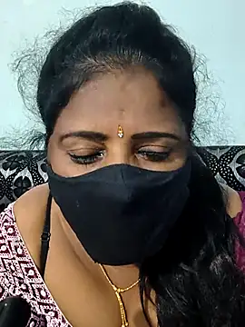 Snapshot of siri_telugutamil chatting on 12/14/25, 12:05 siri telugutamil online show from 12/14/25, 12:05