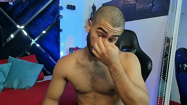 Snapshot of Franco_banderas chatting on 12/15/25, 12:53 Franco banderas online show from 12/15/25, 12:53