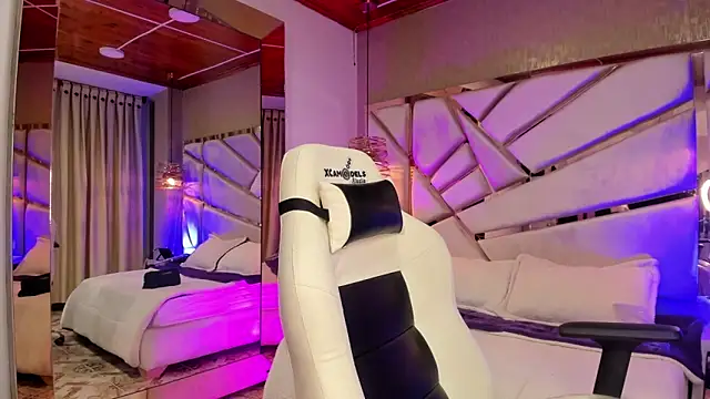 Snapshot of Ivonne_444 chatting on 12/02/25, 01:05 Ivonne 444 online show from 12/02/25, 01:05