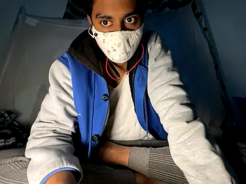 Snapshot of hunterboy2001 chatting on 12/03/25, 09:29 hunterboy2001 online show from 12/03/25, 09:29