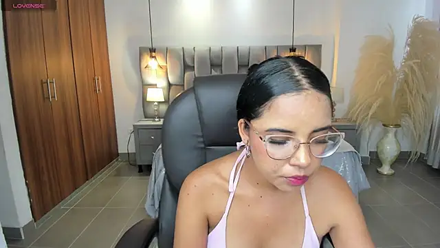 alana martiins online show from 07/21/26, 07:49