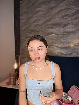 Mia Luxor online show from 07/11/26, 11:46