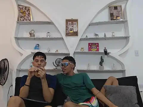 Snapshot of BIG_COCKS chatting on 12/04/25, 01:15 BIG COCKS online show from 12/04/25, 01:15