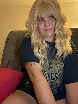 WattledFourth online show from 12/14/25, 01:00