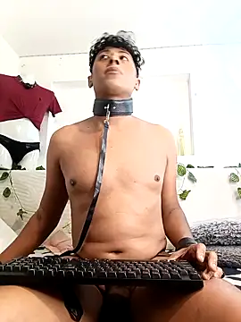 Snapshot of Varek_biglatin_dick chatting on 12/03/25, 01:24 Varek biglatin dick online show from 12/03/25, 01:24