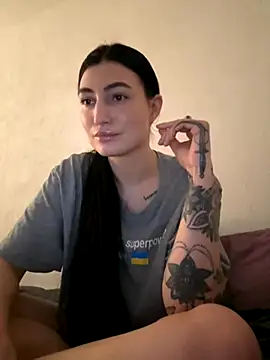 Snapshot of Ruby_yy chatting on 12/02/25, 06:03 Ruby yy online show from 12/02/25, 06:03