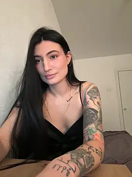 Snapshot of Ruby_yy chatting on 12/04/25, 06:49 Ruby yy online show from 12/04/25, 06:49