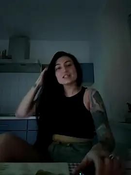 Snapshot of Ruby_yy chatting on 12/13/25, 07:53 Ruby yy online show from 12/13/25, 07:53