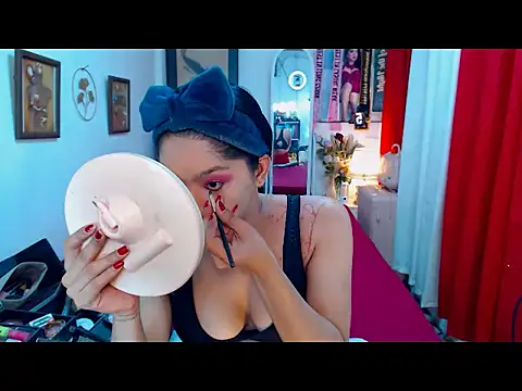 Snapshot of UrScreenGoddess chatting on 12/14/25, 11:09 UrScreenGoddess online show from 12/14/25, 11:09