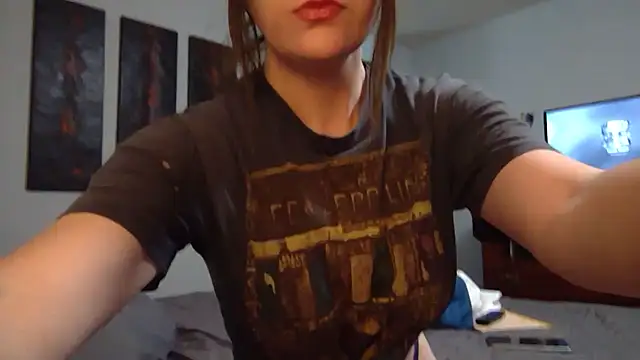 Snapshot of athenalynne chatting on 12/05/25, 02:20 athenalynne online show from 12/05/25, 02:20