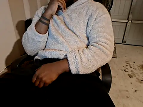 Snapshot of Satxbigblack7 chatting on 11/30/25, 08:51 Satxbigblack7 online show from 11/30/25, 08:51