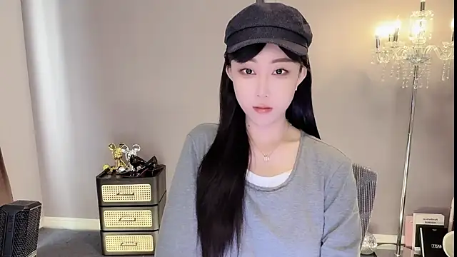 Snapshot of Miahave chatting on 12/14/25, 01:44 Miahave online show from 12/14/25, 01:44