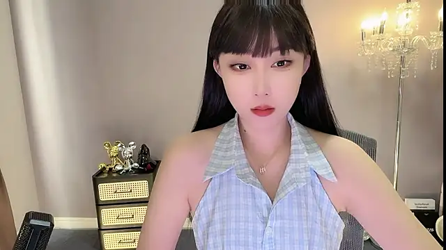 Snapshot of Miahave chatting on 12/15/25, 01:32 Miahave online show from 12/15/25, 01:32