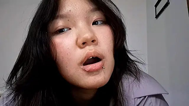 Snapshot of MeowMiaMeow chatting on 12/13/25, 07:53 MeowMiaMeow online show from 12/13/25, 07:53