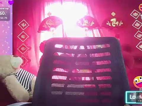 Snapshot of Mio_Nips chatting on 12/15/25, 04:28 Mio Nips online show from 12/15/25, 04:28