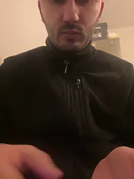 Snapshot of grosqueue3838 chatting on 12/16/25, 05:34 grosqueue3838 online show from 12/16/25, 05:34