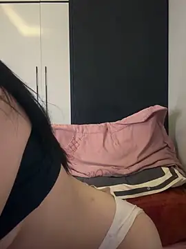 Snapshot of MGirlCute chatting on 12/13/25, 08:58 MGirlCute online show from 12/13/25, 08:58