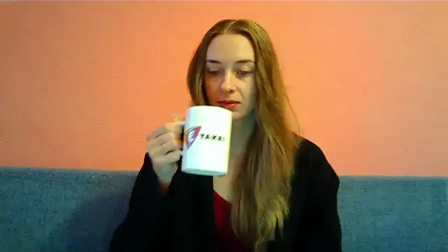 Snapshot of Honey_Whisper chatting on 12/02/25, 07:36 Honey Whisper online show from 12/02/25, 07:36