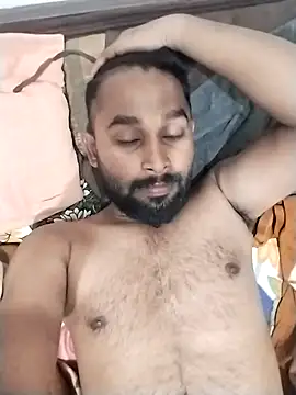 Snapshot of hottyraja69 chatting on 12/14/25, 06:23 hottyraja69 online show from 12/14/25, 06:23