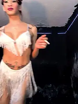 Snapshot of makensys_dirty_hot chatting on 12/13/25, 08:14 makensys dirty hot online show from 12/13/25, 08:14