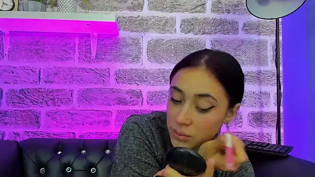 Ariana collinss online show from 05/22/26, 01:17