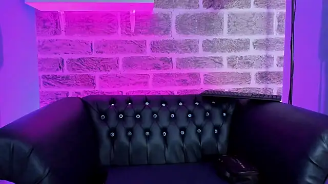 Ariana collinss online show from 06/10/26, 01:21