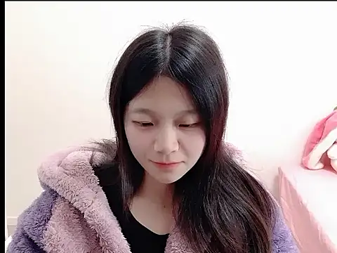 Snapshot of youyou-66 chatting on 12/18/25, 05:46 youyou-66 online show from 12/18/25, 05:46