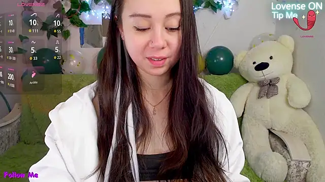 Snapshot of AlinaEleven chatting on 12/14/25, 11:42 AlinaEleven online show from 12/14/25, 11:42