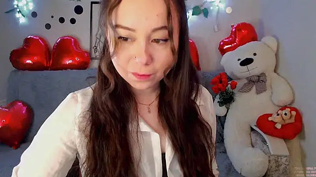 Snapshot of AlinaEleven chatting on 06/03/26, 12:24 AlinaEleven online show from 06/03/26, 12:24