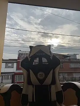 Snapshot of Engell_fire chatting on 12/02/25, 12:10 Engell fire online show from 12/02/25, 12:10