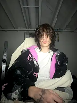 Snapshot of DkAuxier1 chatting on 12/02/25, 11:23 DkAuxier1 online show from 12/02/25, 11:23