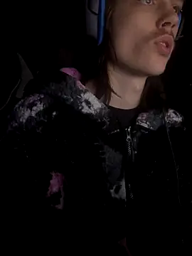 Snapshot of DkAuxier1 chatting on 12/15/25, 01:43 DkAuxier1 online show from 12/15/25, 01:43