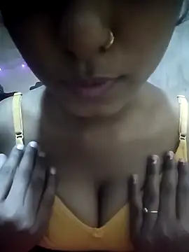 Snapshot of salty_couple01 chatting on 12/23/25, 08:12 salty couple01 online show from 12/23/25, 08:12