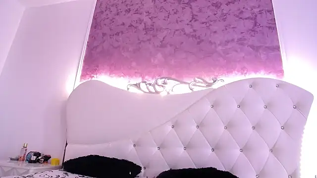 Snapshot of RavenFoxxy chatting on 05/21/26, 05:58 RavenFoxxy online show from 05/21/26, 05:58