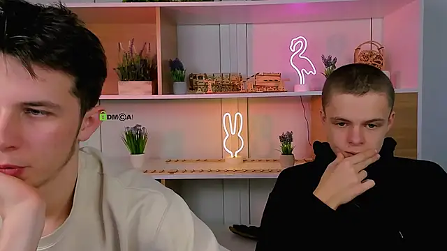 Snapshot of veldi_to chatting on 12/16/25, 12:32 veldi to online show from 12/16/25, 12:32