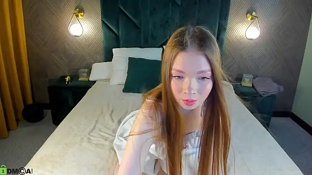 Snapshot of Tessa_Sunn chatting on 12/17/25, 01:11 Tessa Sunn online show from 12/17/25, 01:11