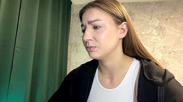 MerleneDelerme online show from 12/17/25, 05:13