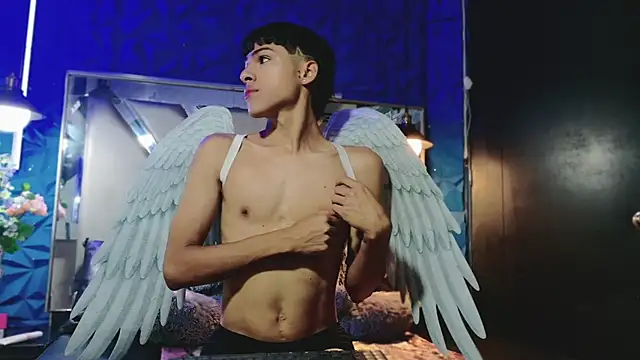 Snapshot of StormLuxX chatting on 12/14/25, 02:22 StormLuxX online show from 12/14/25, 02:22