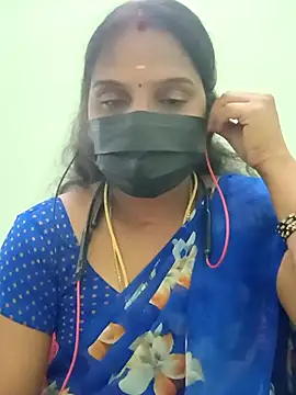 Snapshot of Tamil_Pallavi chatting on 03/04/26, 06:03 Tamil Pallavi online show from 03/04/26, 06:03