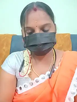 Snapshot of Tamil_Pallavi chatting on 03/05/26, 06:26 Tamil Pallavi online show from 03/05/26, 06:26