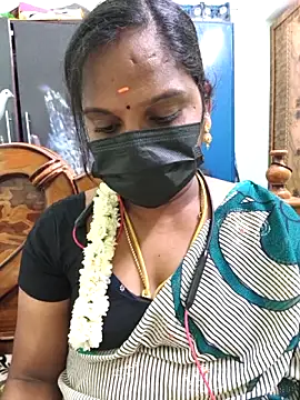 Snapshot of Tamil_Pallavi chatting on 03/24/26, 04:28 Tamil Pallavi online show from 03/24/26, 04:28