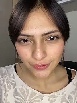 MiaLuxx  online show from 12/02/25, 11:00