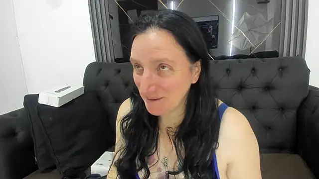 Snapshot of Andre_cloefoxx_ chatting on 12/15/25, 04:39 Andre cloefoxx online show from 12/15/25, 04:39