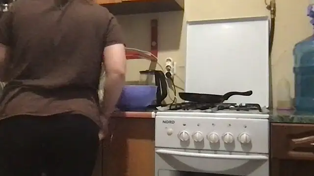 Snapshot of KrisToday chatting on 12/05/25, 01:20 KrisToday online show from 12/05/25, 01:20