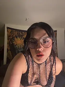 Nicolle Ruizz online show from 06/13/26, 08:01