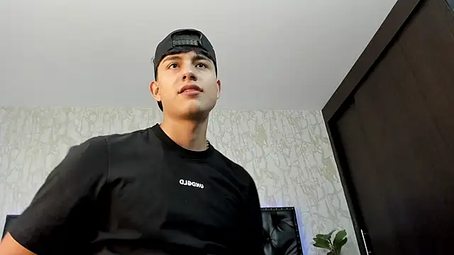 Lander Cruz online show from 07/10/26, 08:11