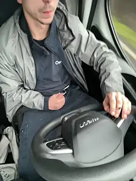 Snapshot of Davide9910x chatting on 12/16/25, 12:10 Davide9910x online show from 12/16/25, 12:10