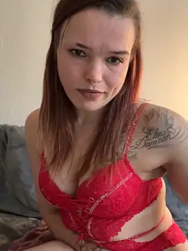 Snapshot of LoreenKinky chatting on 12/03/25, 09:40 LoreenKinky online show from 12/03/25, 09:40