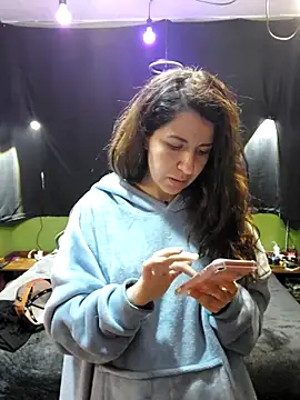 NatyMia online show from 12/14/25, 01:44