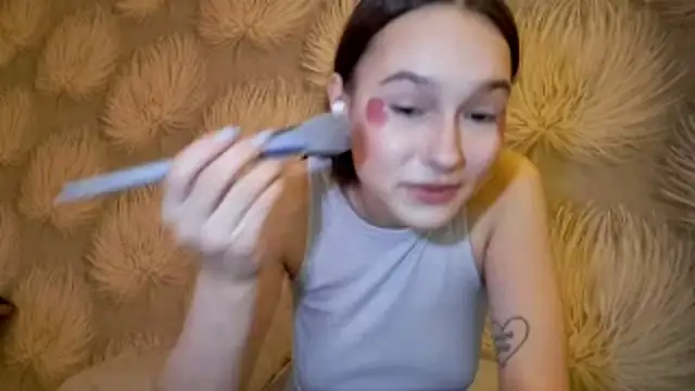 Snapshot of Harlybaby_2007 chatting on 12/04/25, 01:09 Harlybaby 2007 online show from 12/04/25, 01:09